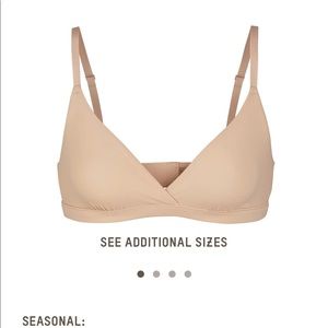 SKIMS fits everybody crossover bralette